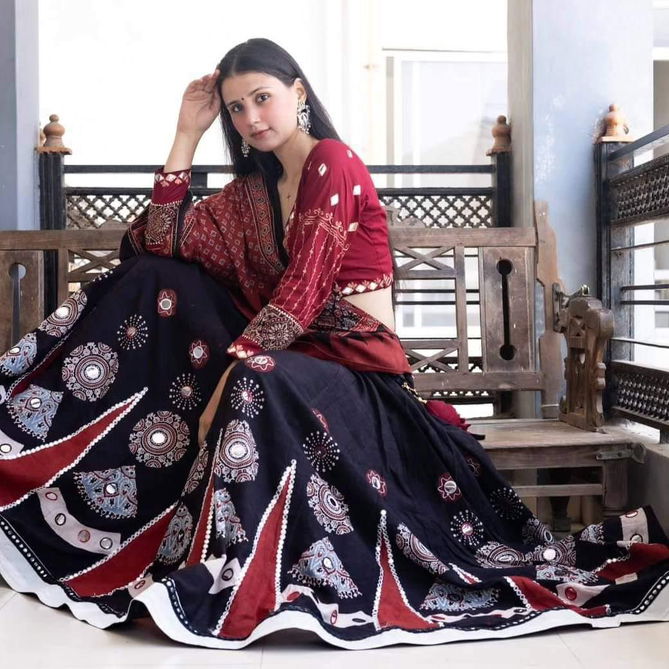 LG 610 Red Printed Mirror work Navaratri Special Lehenga Choli Wholesale Market In Surat